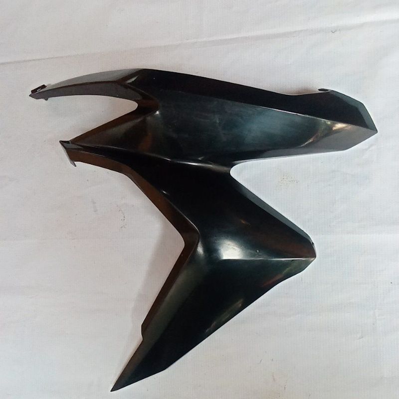 sayap kiri body bagian depan Vario new 125