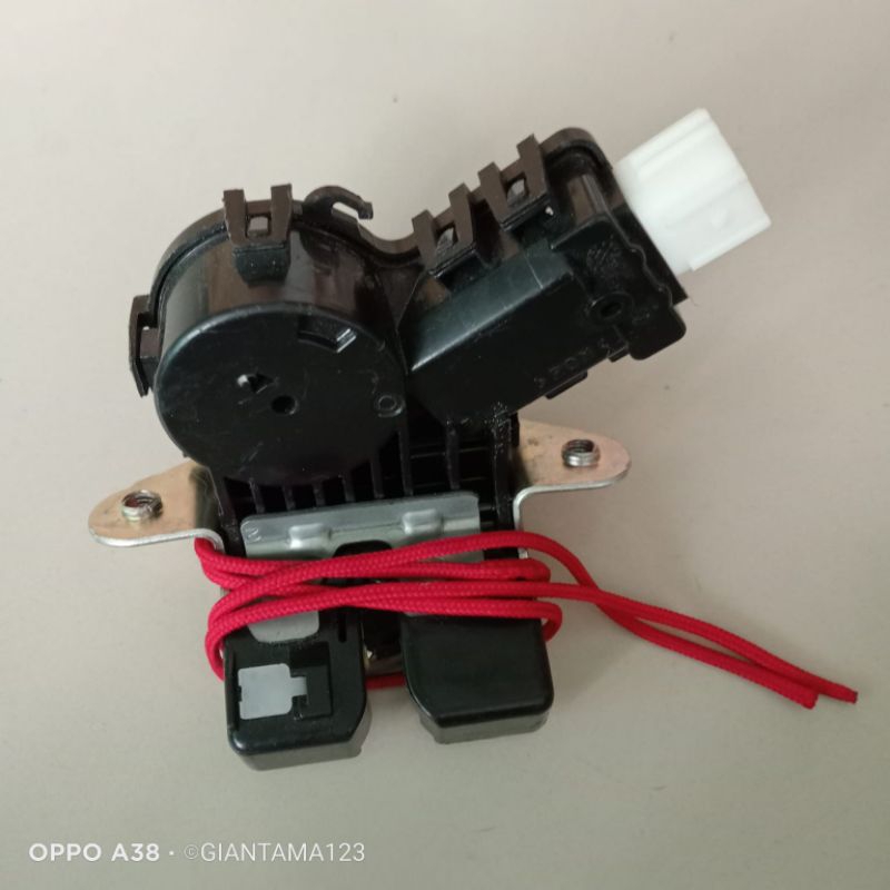 DOOR  LOCK PINTU BAGASI MOBIL AVANZA, XENIA 2022 UP