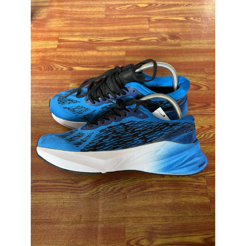 Asics Novablast3