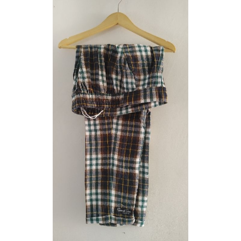 Preloved Femmy Pants Second Sign