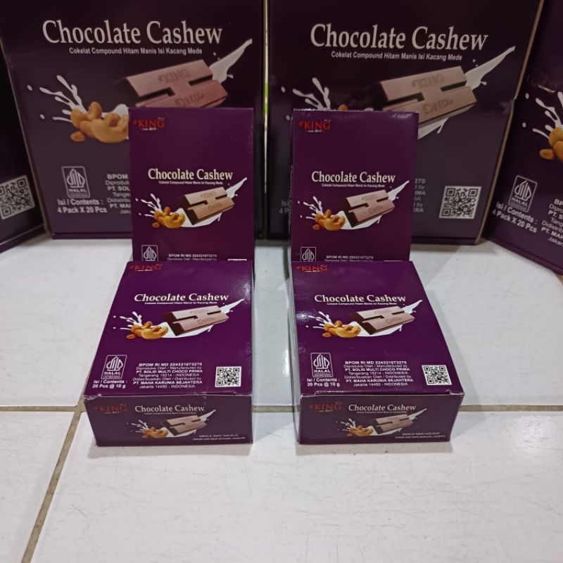 

d'King Chocolate Cashew 1 Dus isi 4 Pak(80 pcs)Coklat Musdalifah