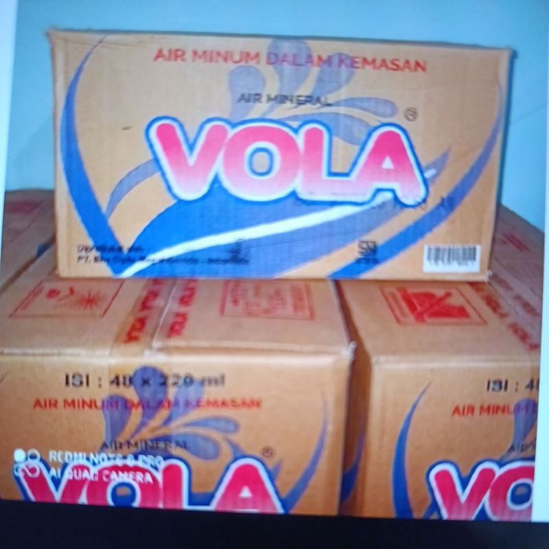 

vola air mineral gelas 1 dus isi 48pcs