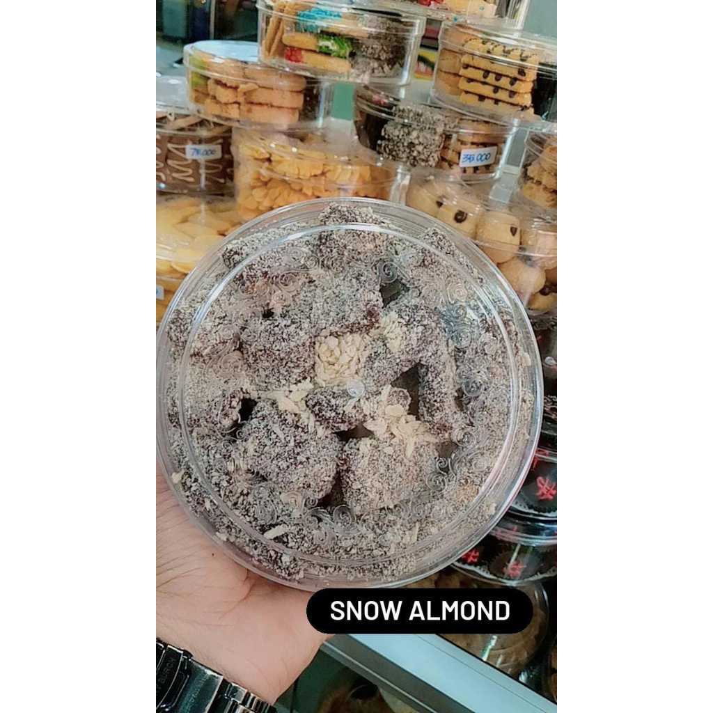 

KUE KERING LEBARAN SNOW ALMOND 500 GRAM