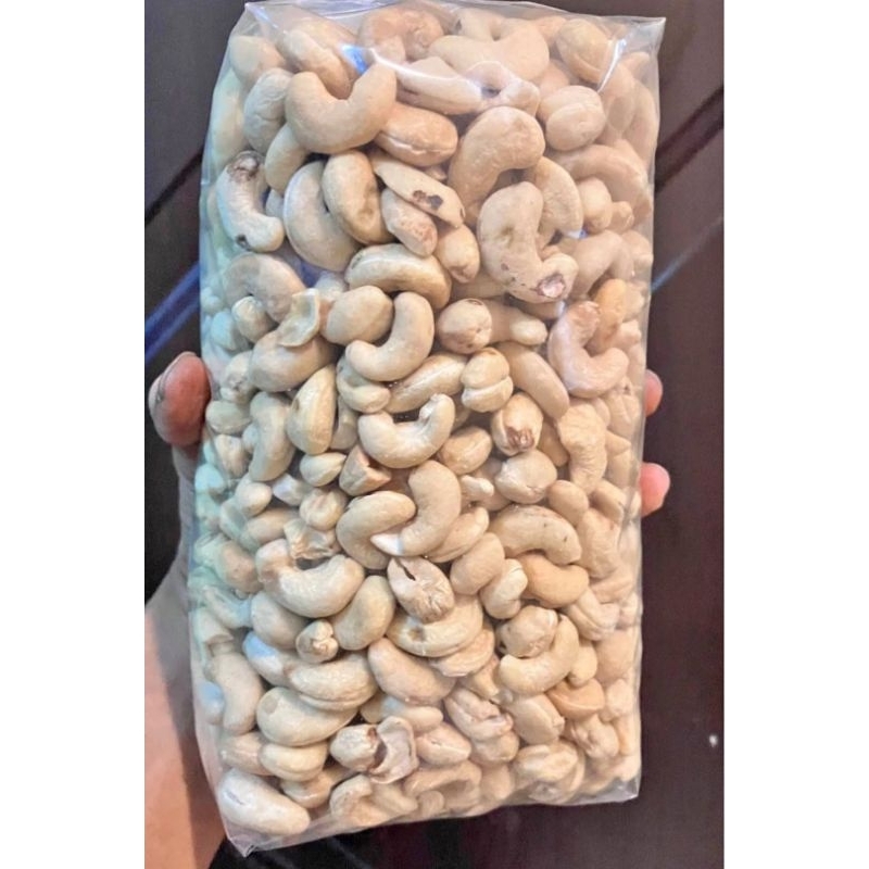 

Kacang Mede Mentah Utuh 1kg