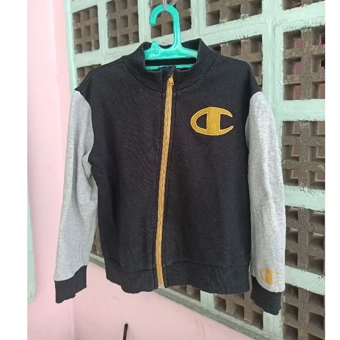 PRELOVED JAKET CREWNECK CHAMPION ANAK HITAM JAKET ANAK SECOND