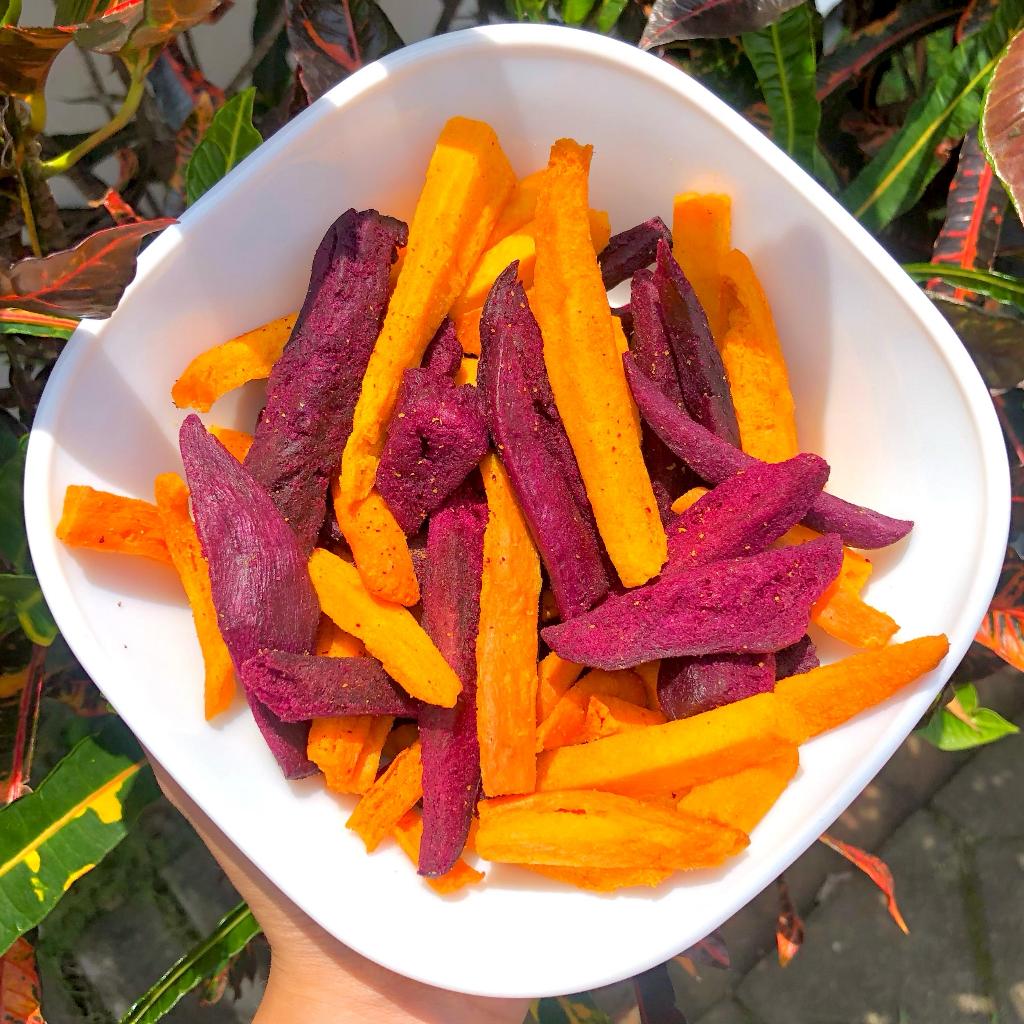 

Forcysn Serigale Keripik Mix Ubi Madu Ubi Ungu Legit Premium I Kemasan Toples 650 Ml