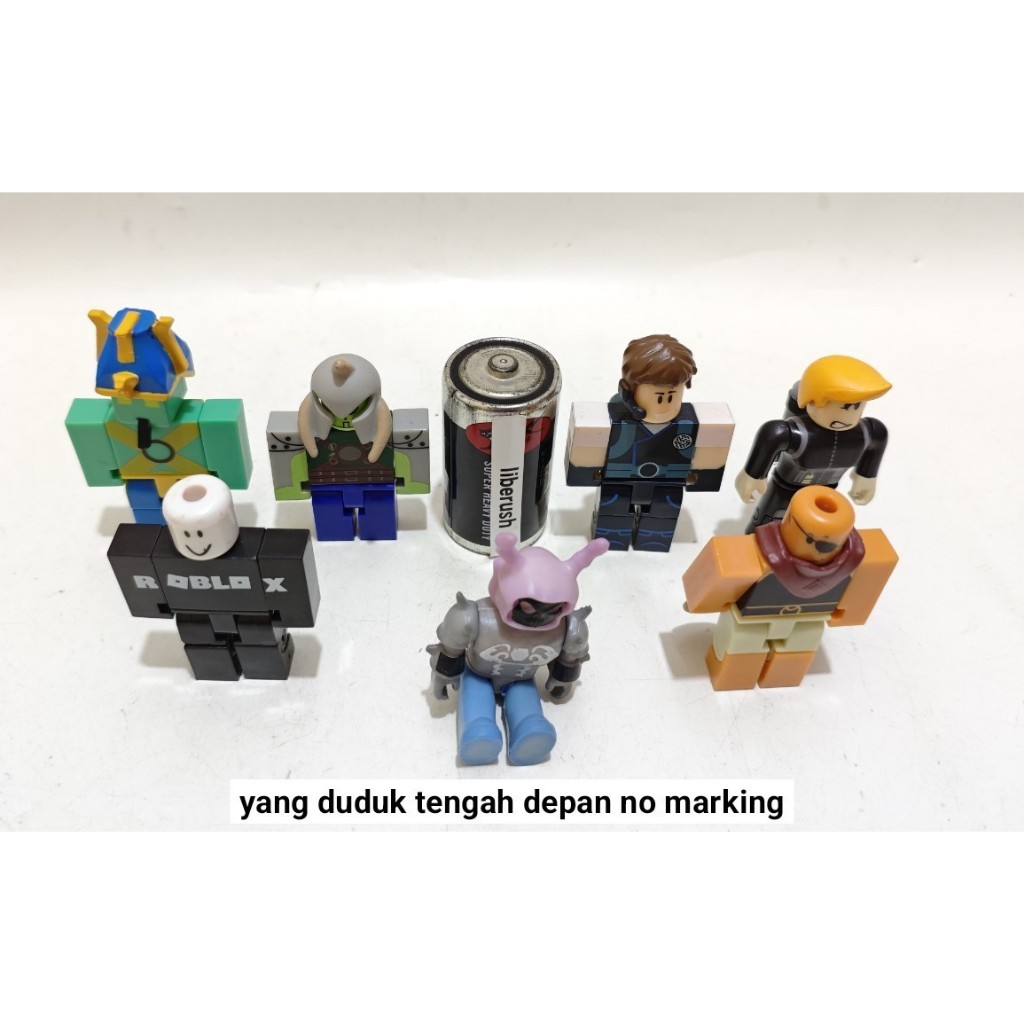 Set jazwares roblox kingdom simulator rogue , roblox diver , roblox series escape room gavin spero ,