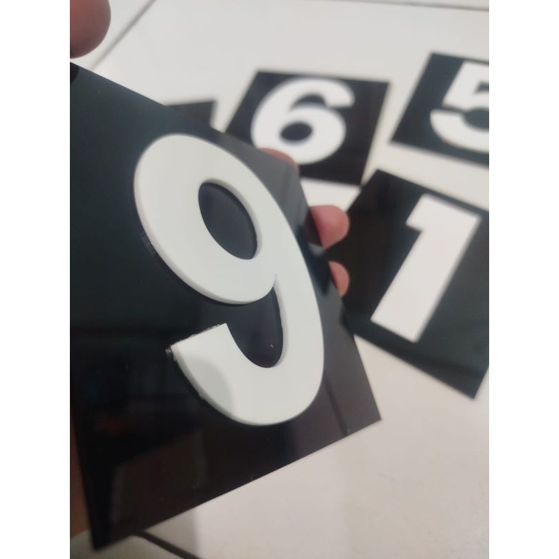 Nomor Rumah / Nomor Meja / Nomor Kos / Nomor Pintu Ukuran 10 x 10 cm