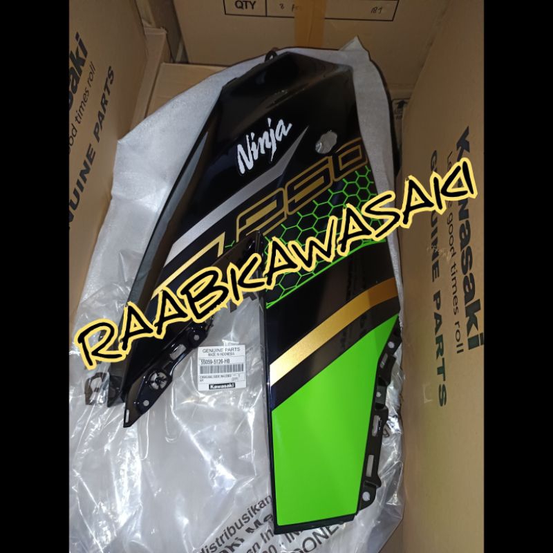 cover fering atas hitam stiker krt kanan ninja 250 rr mono original kawasaki