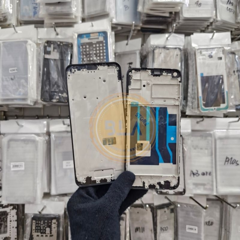 FRAME LCD TATAKAN LCD TULANG TENGAH LCD REALME 7i / REALME C17