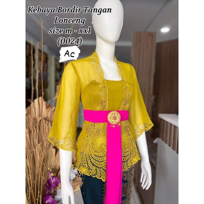 Kebaya bordir tangan lonceng tangan panjang/ Kebaya bordir bali/ Kebaya bali terbaru