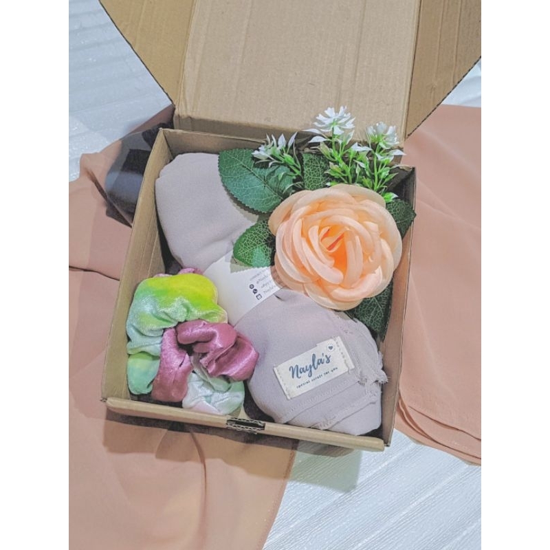

GIFT BOX l Paket Hijab Gift Box Pashmina Hadiah Kotak isi Satu Hijab