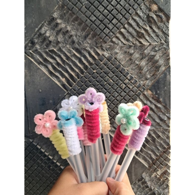 

pulpen kawat bulu lucu