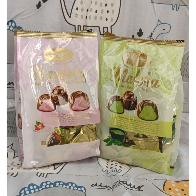 

Alessio Matcha creme chocolate praline 200 gram Alessio strawberry yogurt creme chocolate praline