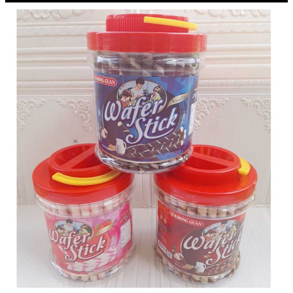 

Khong guan wafer stick cream cokelat,cream stroberi dan cream vanilla kemasan toples 500gr