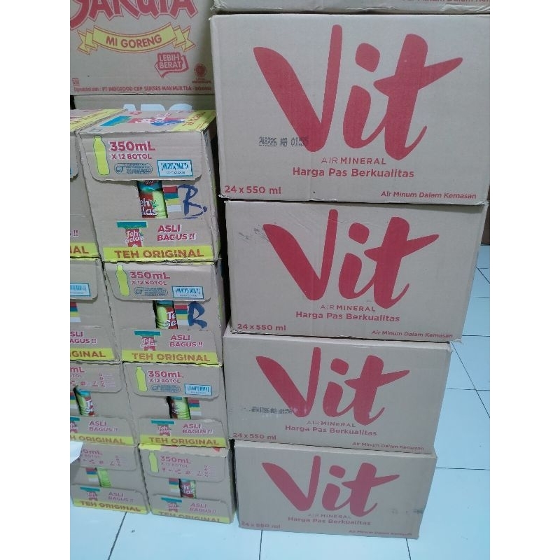 

Ay00! Vit Mineral Water Botol 550ml 1 Dus Isi 24 Botol