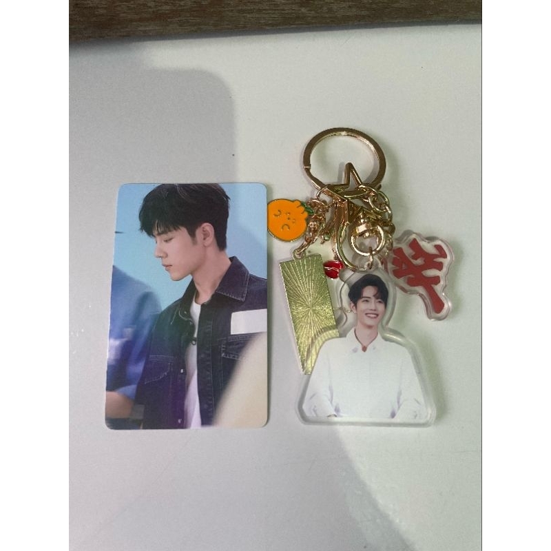 gantungan kunci dan photocard xiao zhan