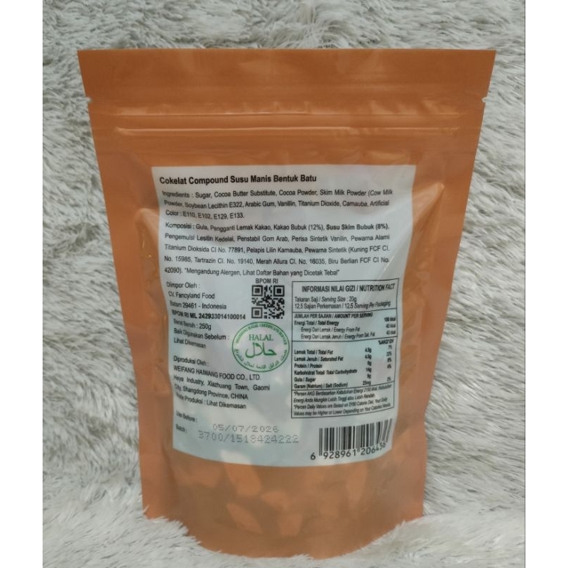 

Ukf5Pc6F4H (Kuliner.Kita) Mr.Sif Stone Chocolate/Coklat Susu Bentuk Batu 250 Gr