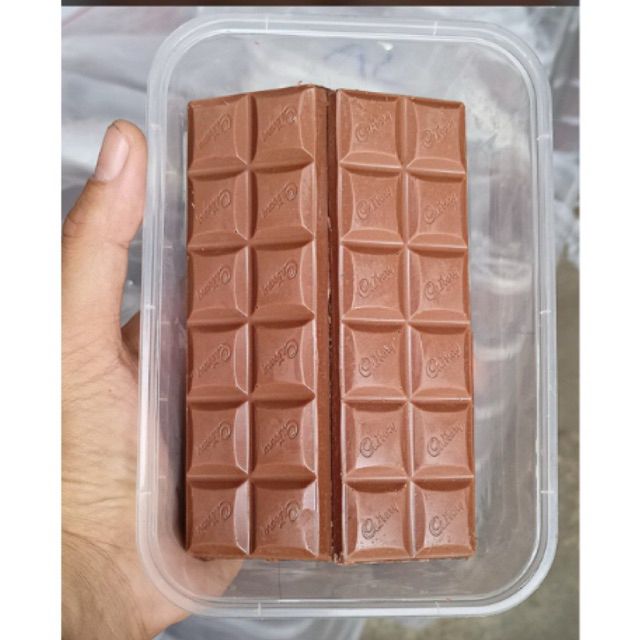 

COKLAT CADBUR* KEMASAN 500 GRAM