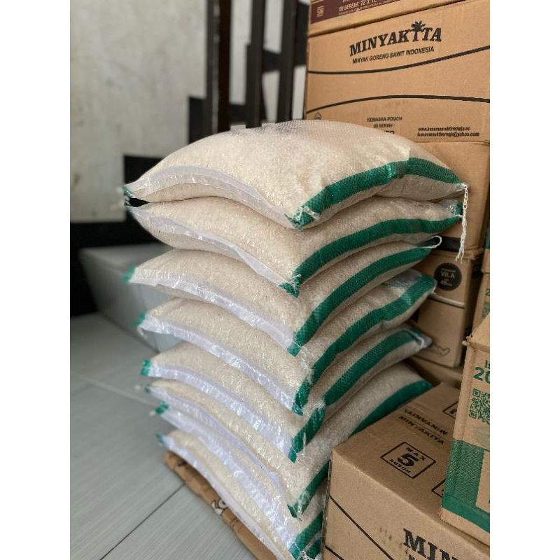 

Beras SARINAH [5kg] cocok untuk THR
