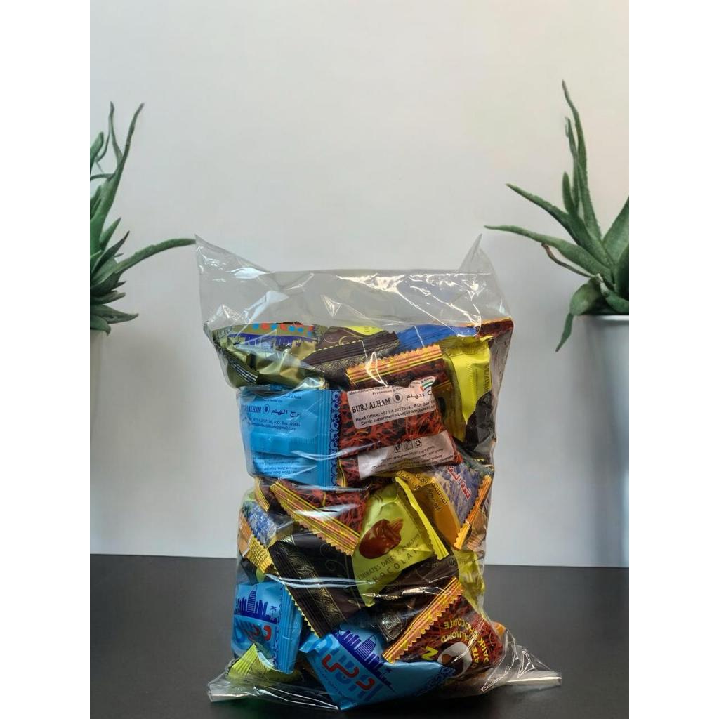 

Forcysn Coklat Kurma Isi Kacang Almond / Coklat Arab Dubai Premium Asli Mix 1Kg / Oleh Oleh Haji Dan