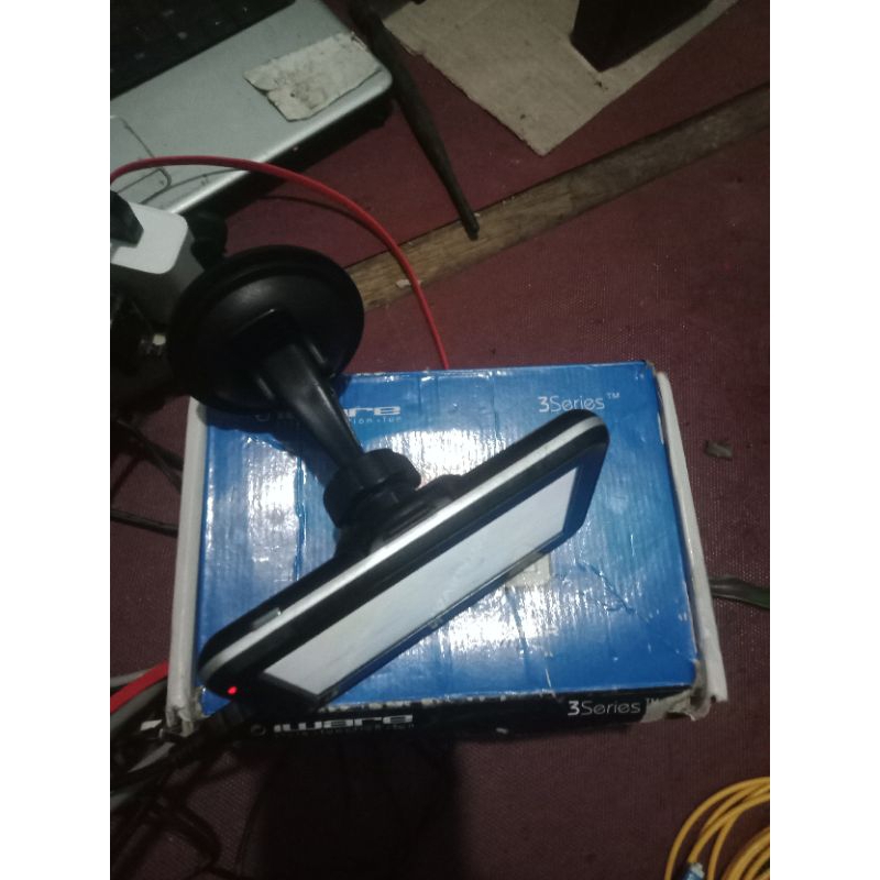 Iware gps navigator + breket dan kabel cas