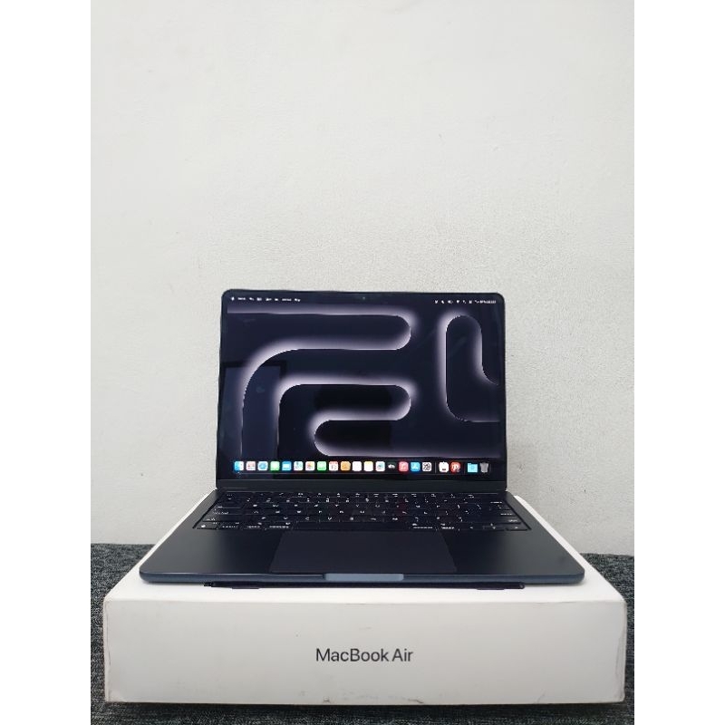 Macbook Air M3 16/512 Second Fulllset Garansi On