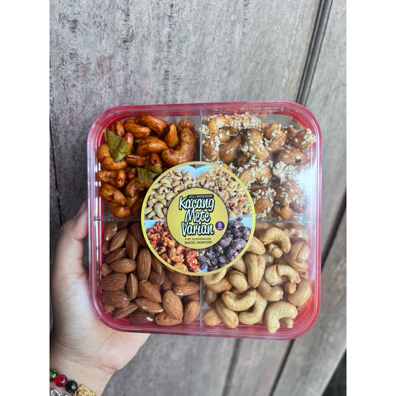

KACANG METE MIX 4 RASA