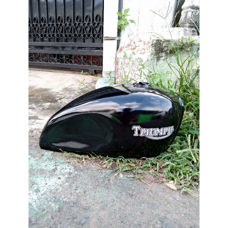 Tangki Triumph Bratcafe motor custom japstyle