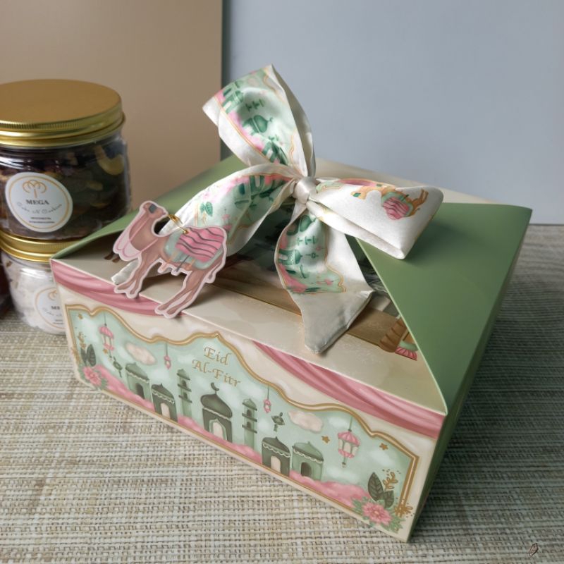 

MADINA HAMPERS isi 4 toples hampers lebaran bekasi murah