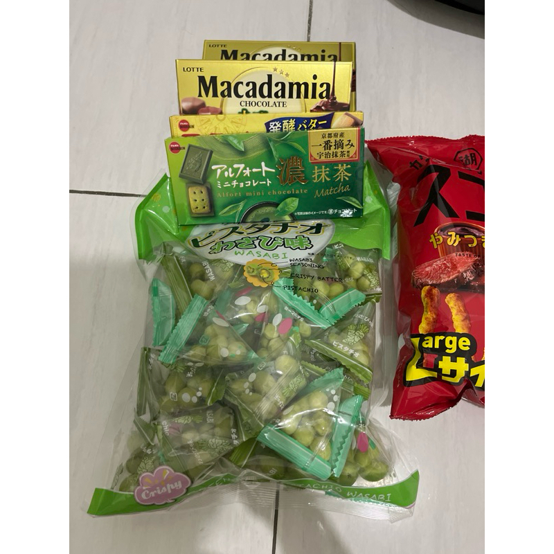 

assorted snack jepang