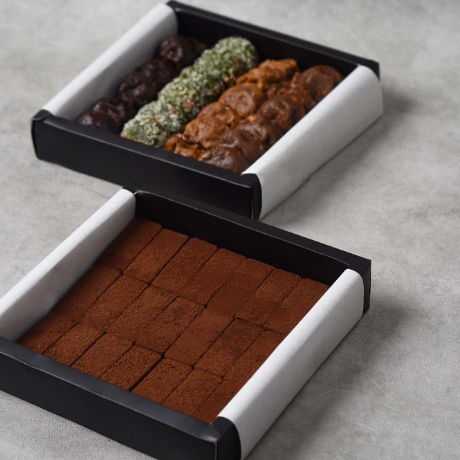 

gathering box, Signature Cookies set + Kunafa Chocolate Bites
