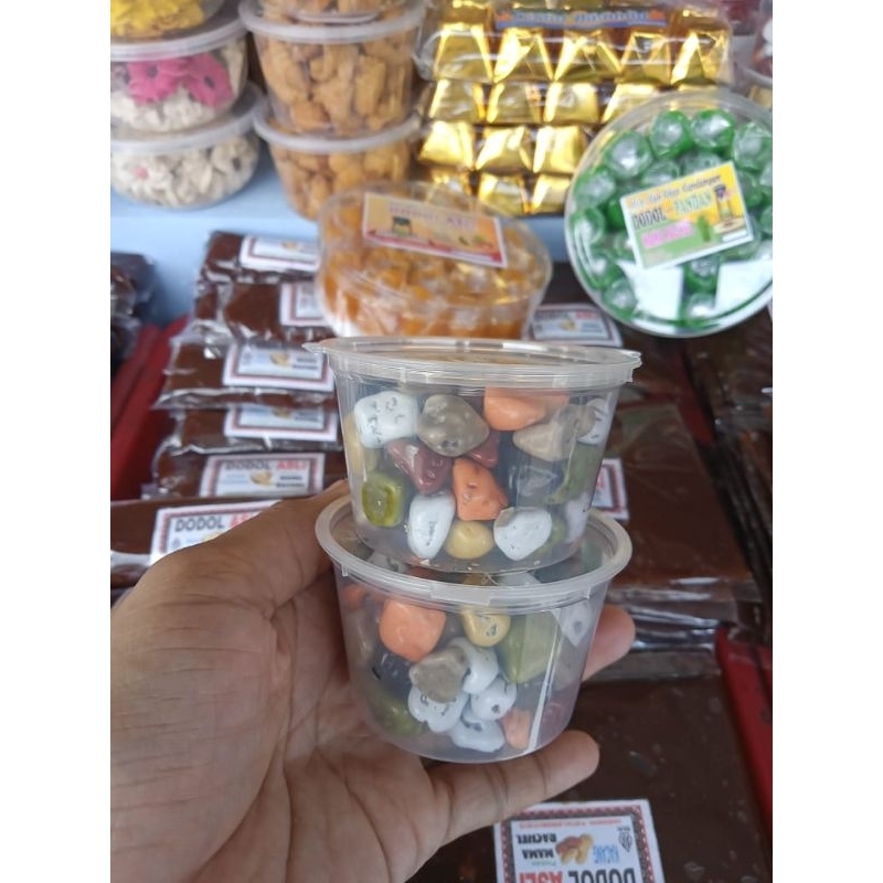 

Cokelat Batu Kerikil