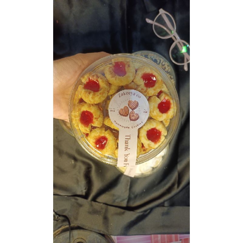 

THUMBRINT STRAWBERRY PALING ENAK