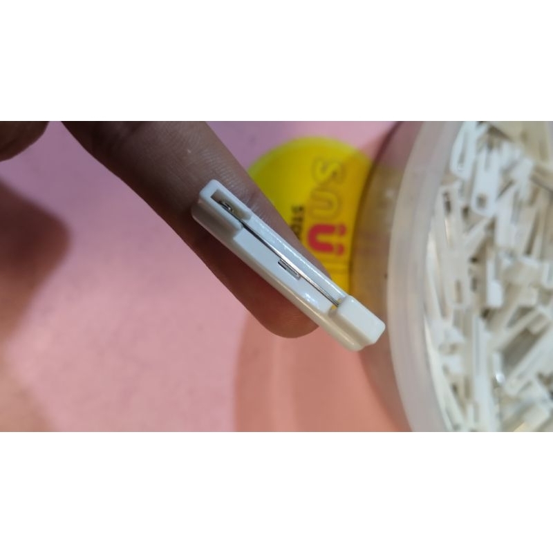 

Peniti plastik 3.5mm nametag bros gravo akrilik pin dll