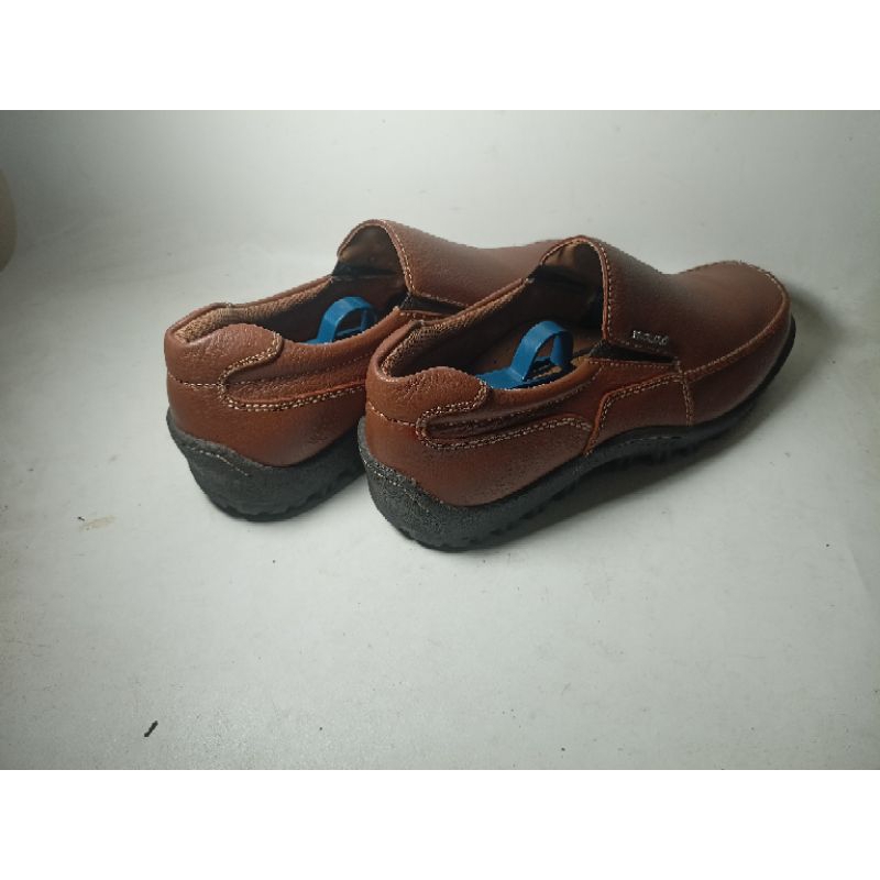 sepatu slop kulit seken size 40