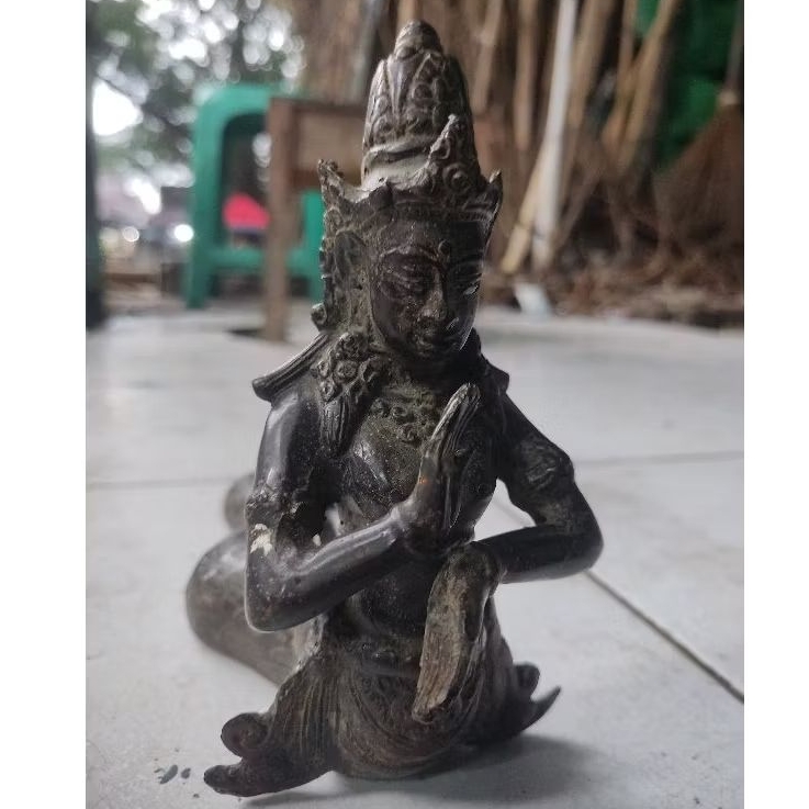 Patung nyi blorong antik bahan kuningan