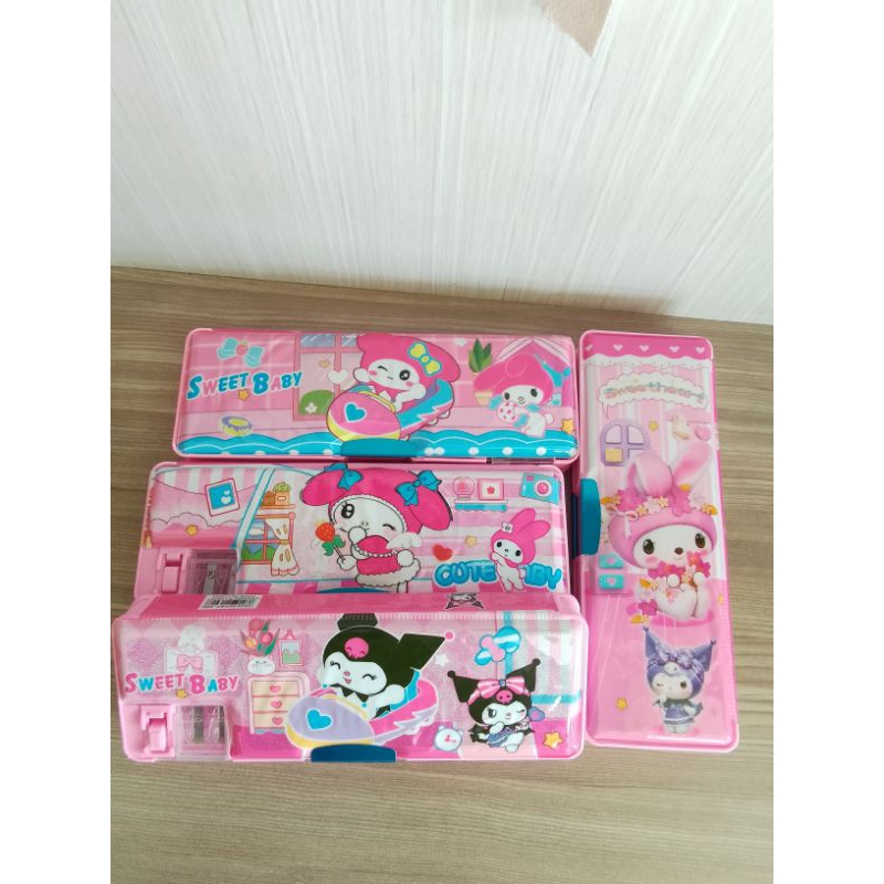 

KOTAK PENSIL MAGNET SANRIO, CINNAMON ROLL, MELODY KUROMI DLL / PENSIL CASE KARAKTER MELODY, KUROMI, CINNAMON ROLL DLL