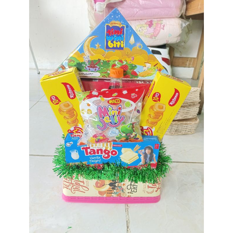 

Parsel Lebaran Piramid / Hampers lebaran /type Azka1
