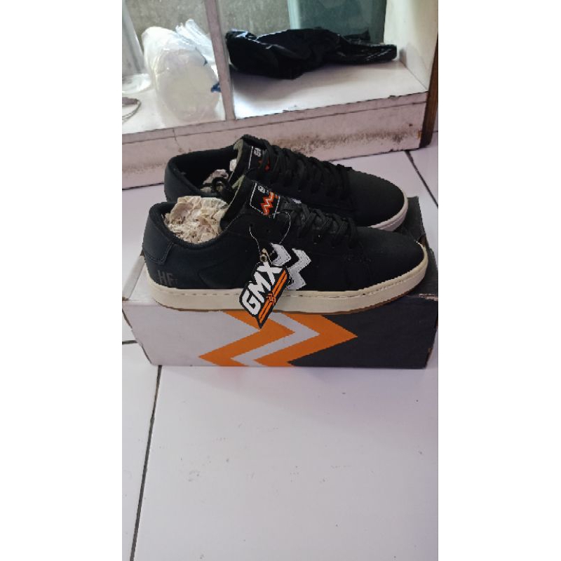 sepatu geoffmax hf court