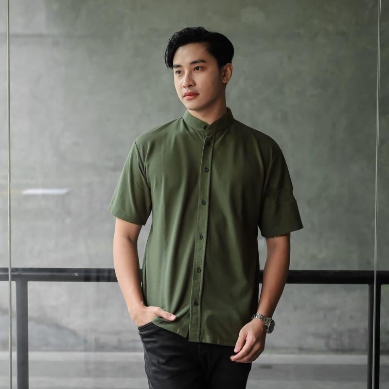 KEMEJA PRIA CASUAL LENGAN PENDEK SLIMFIT WARNA HIJAU ARMY