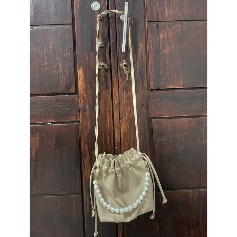 [preloved] tas selempang serut mutiara