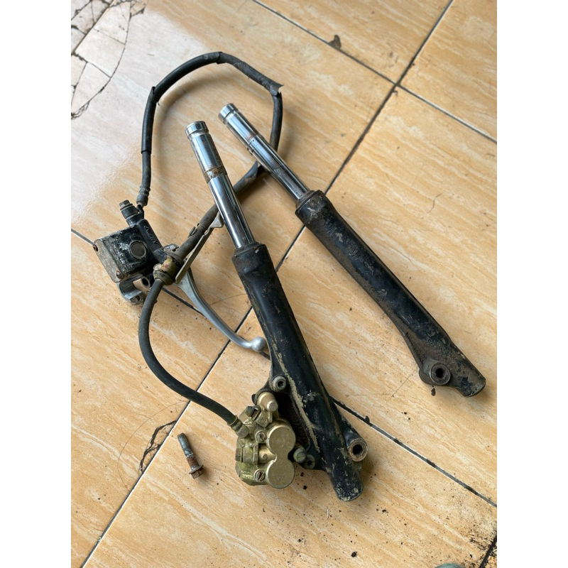 skok depan supra 125 set pengereman