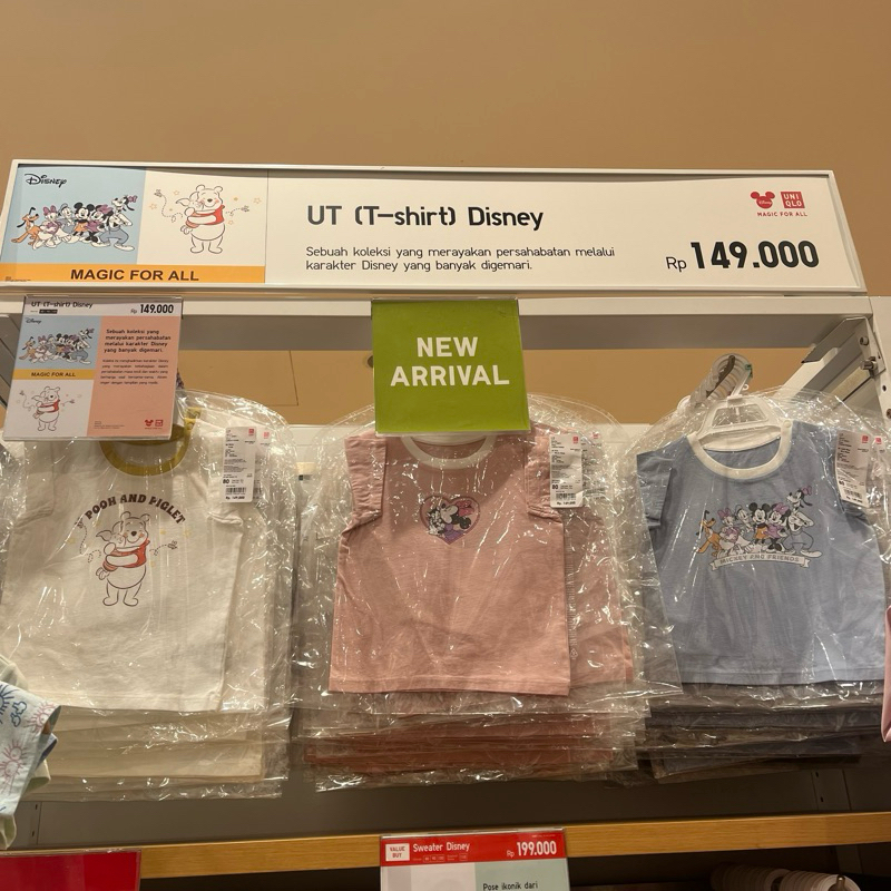 kaos t-shirt baby UT Disney lengan pendek mickey, minnie, winnie the pooh uniqlo baby toddler