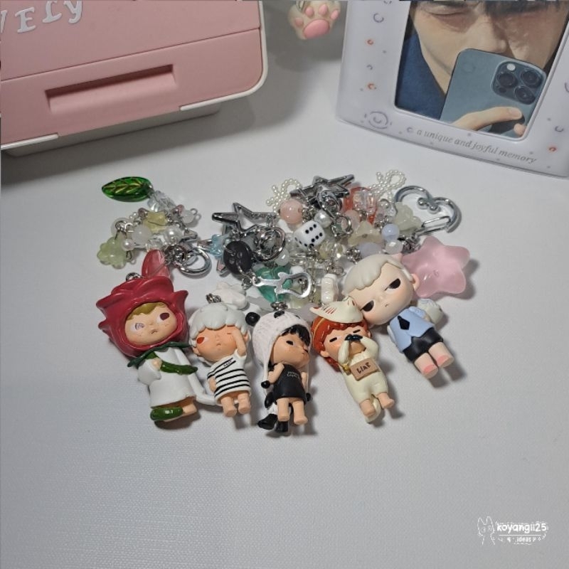 Hirono and Kubo Mini Keychain | Beads Mini Figure Key Bag Charm Keychain Keyring Phone Charm