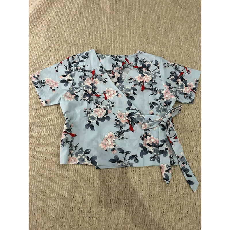 PRELOVED Atasan Kimono Crop Top
