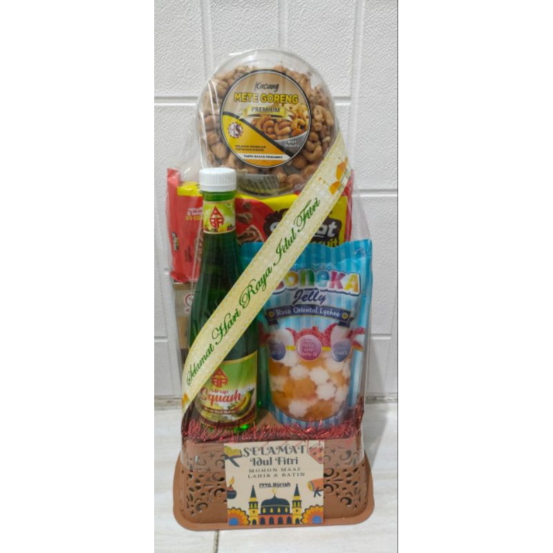 

parcel/hampers lebaran/isi paket(mente, nisin soklat,kugi wafer , jelly boneka , sirup) "KHUSUS GOJEK DAERAH SURABAYA" BISA REGULER tapi tidak di rakit