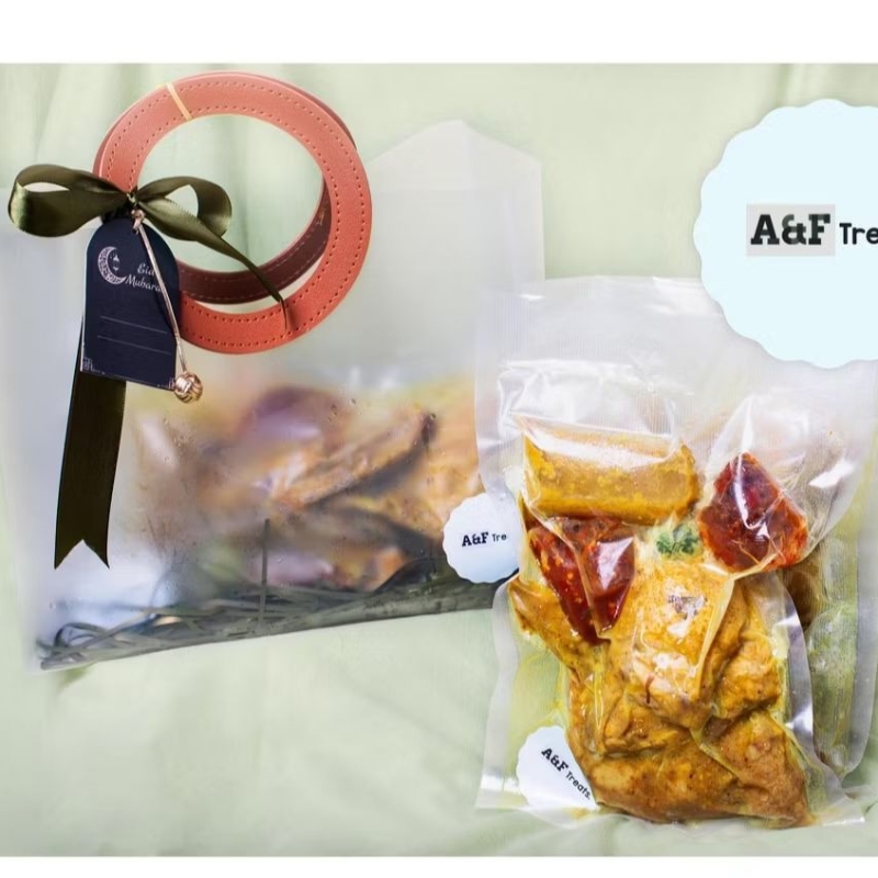 

Hampers Lebaran 1 ekor Ayam/Bebek JUMBO Ungkep Lengkuas Sambal Limerence