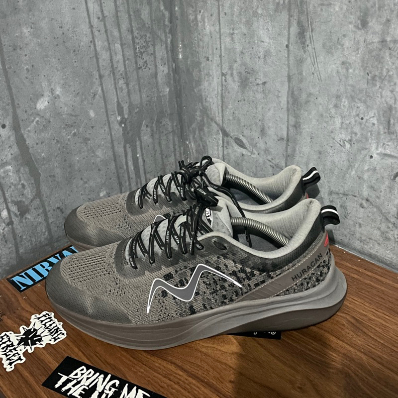 Sepatu running pria MBT Huracan sz 45