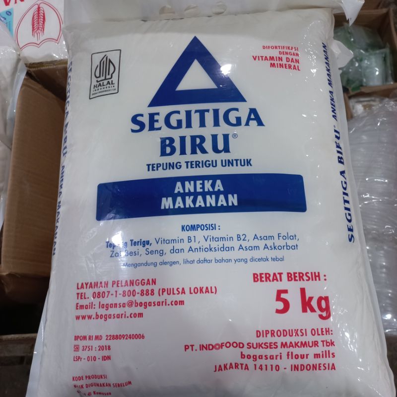 

SEGITIGA BIRU/Tepung Terigu Cap Segitiga Biru 5kg/ 1 pack berat 5kg